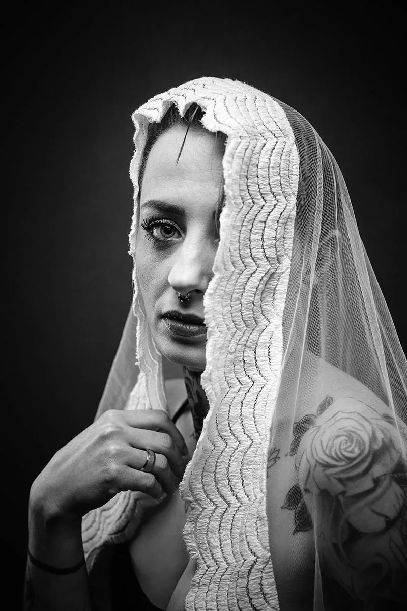 regard-doux-voile-transparent-tattoo-philippe-martz