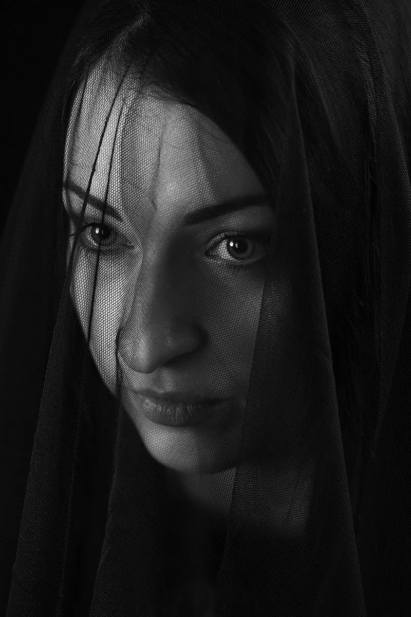 voile-regard-sombre-texture-lowkey-philippe-martz