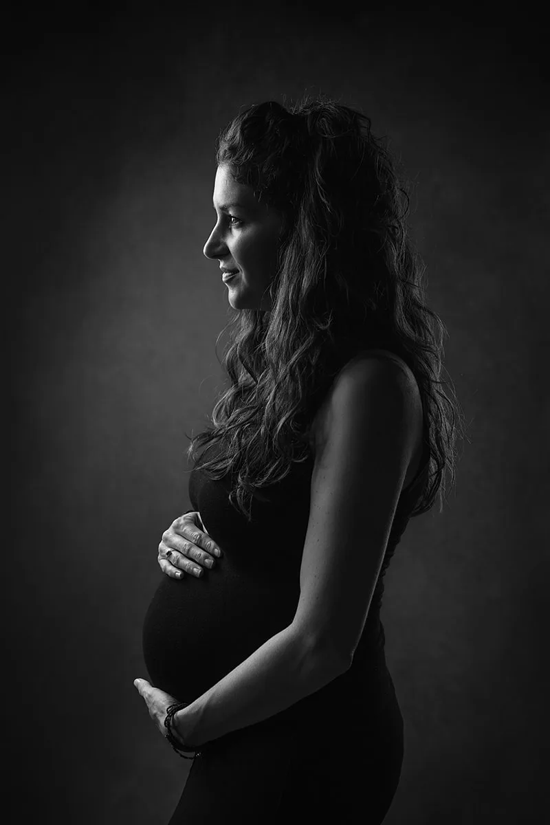 portrait-grossesse-maman-regard-studio-flash-emotion-style-philippe-martz