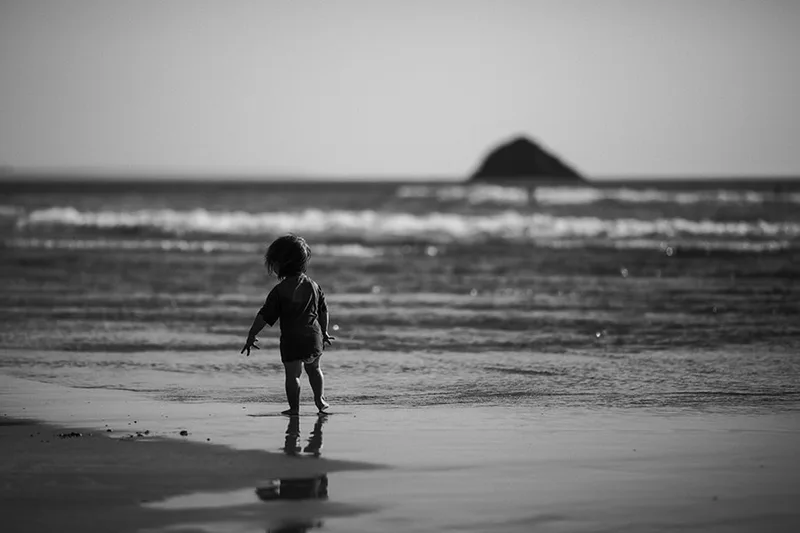 art-enfant-solitude-noir-blanc-bretagne-philippe-martz