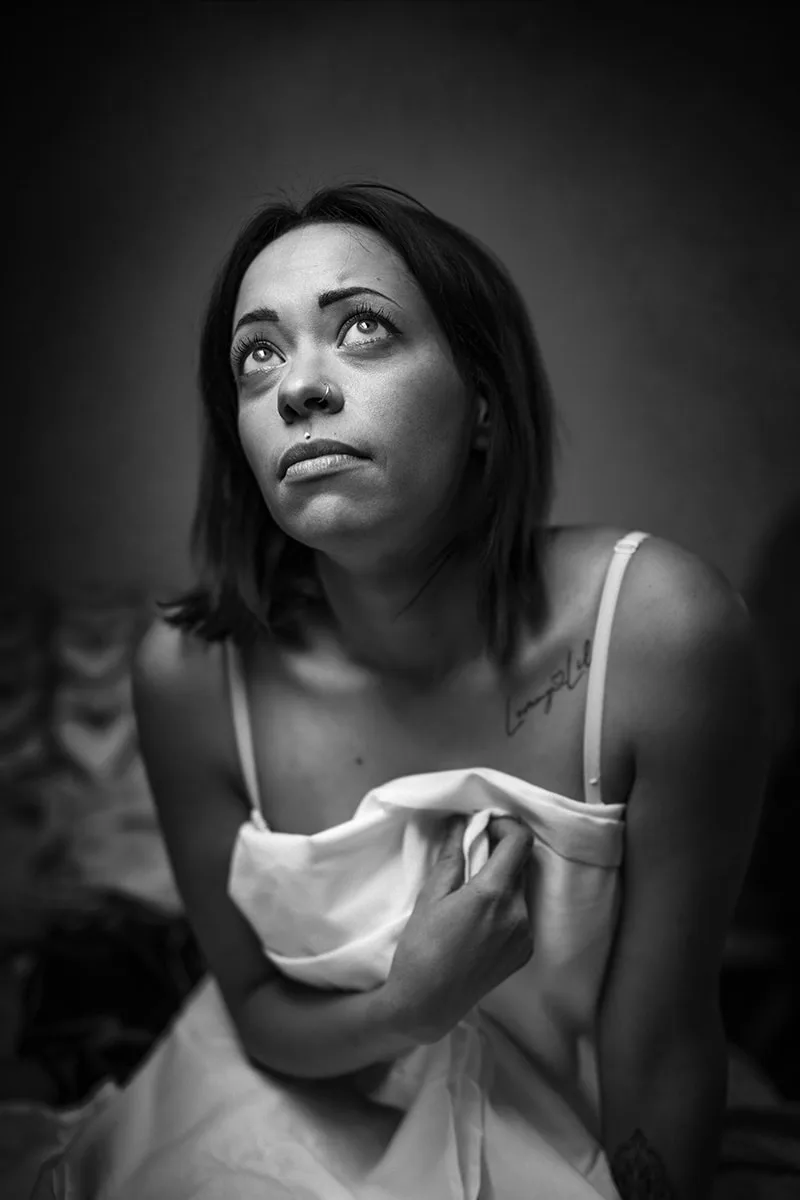portrait-intimiste-pudeur-regard-emotion-beaute-naturelle-noir-et-blanc-philippe-martz