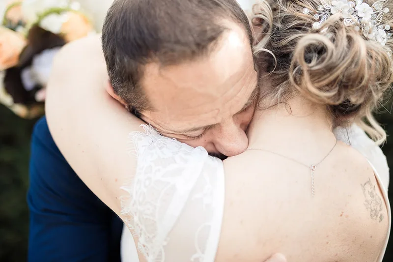 photo-mariage-couple-calin-amour-emotion--instant-philippe-martz