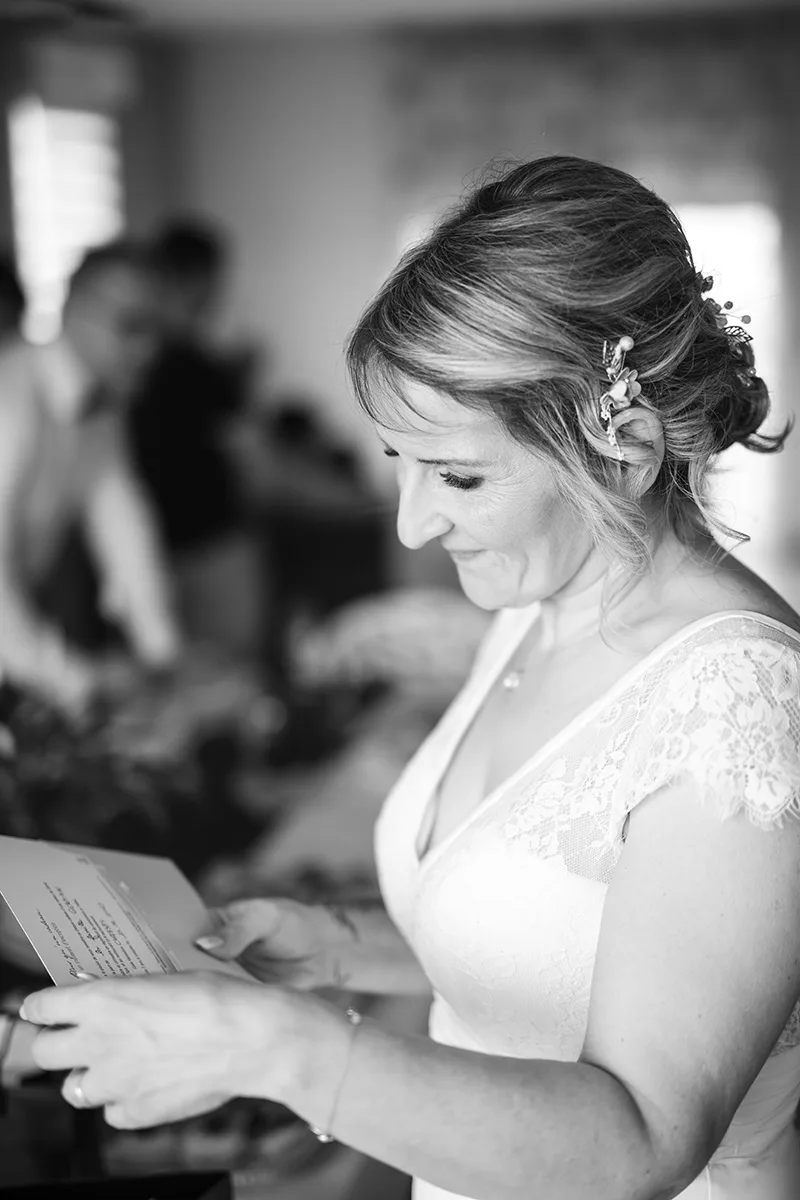 photo-mariage-moment-emotion-lecture-lettre