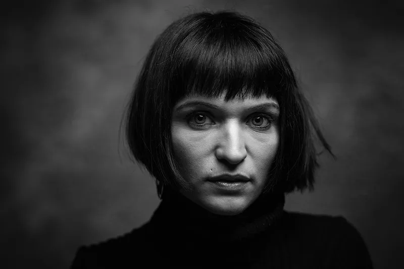 portrait-femme-dark-force-lowkey-studio-sombre-doux-philippe-martz