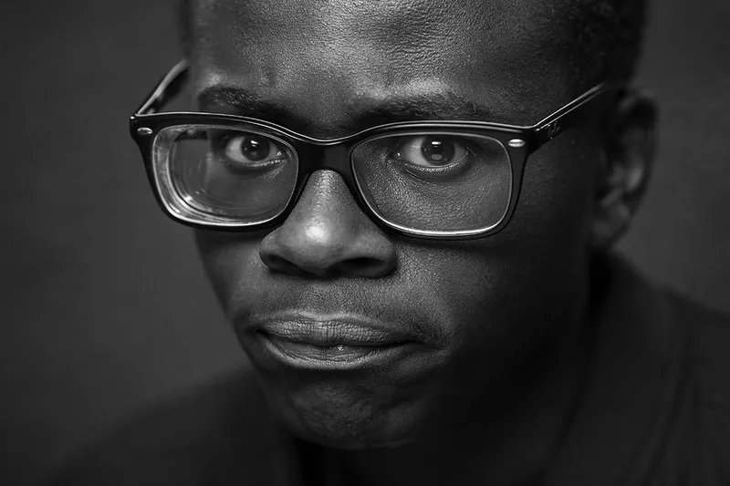 portrait-lunettes-expression-forte-noir-blanc-philippe-martz