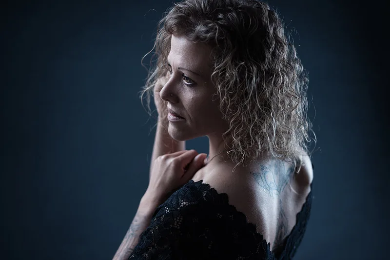 portrait-femme-contre-jour-emotion-sensibilite-philippe-martz
